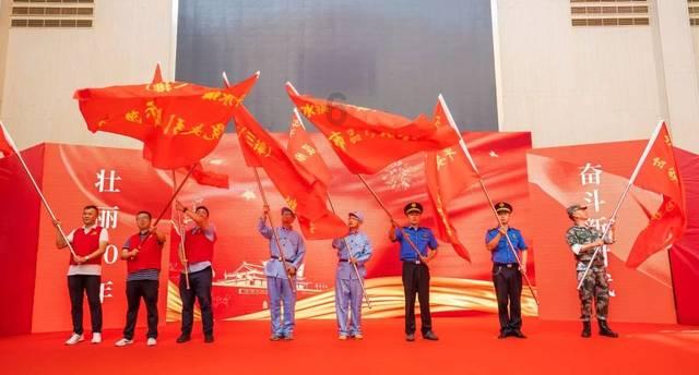 亲人去世一年内呢穿素色花衣服吗